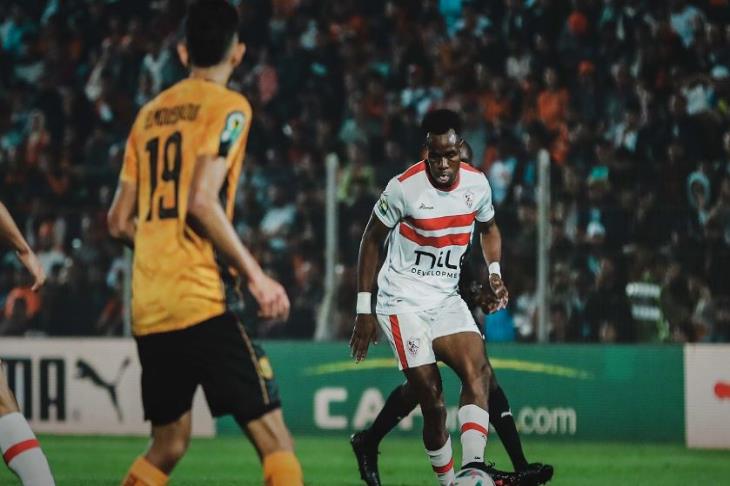 إبراهيما نداي خلال مباراة الزمالك ونهضة بركان